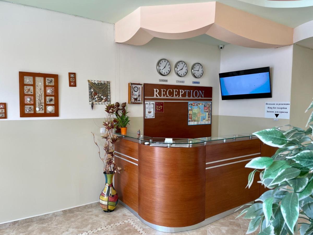 Family Hotel Avenue Kiten  Exterior photo